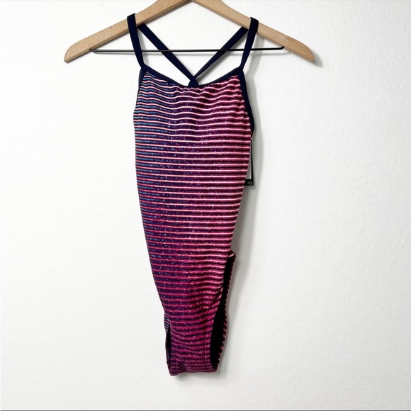 TYR Women’s One Piece Swimsuit, BRAND NEW - Picture 2 of 5